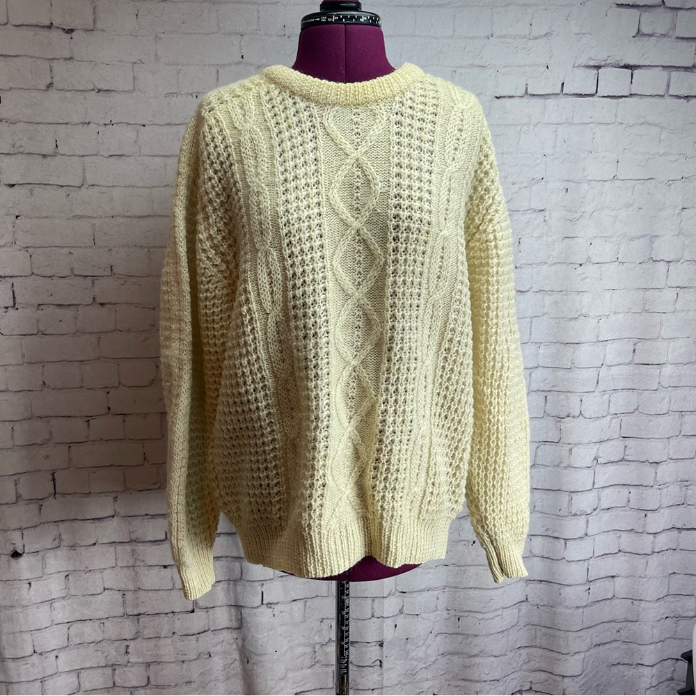 Gaeltarra handloomed cableknit sweater cream